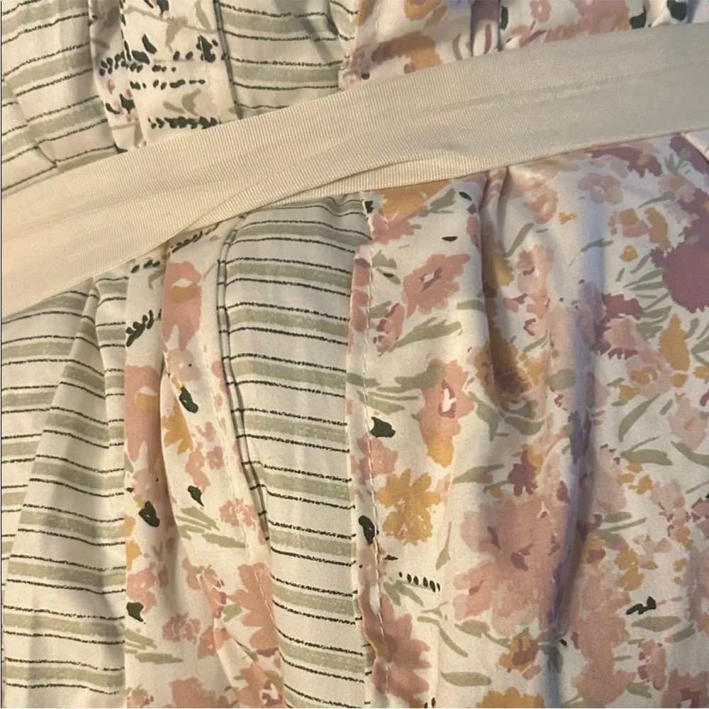 Threshold Twin/ XL Reversible 2- Piece Floral Comforter Set Pink/Green
